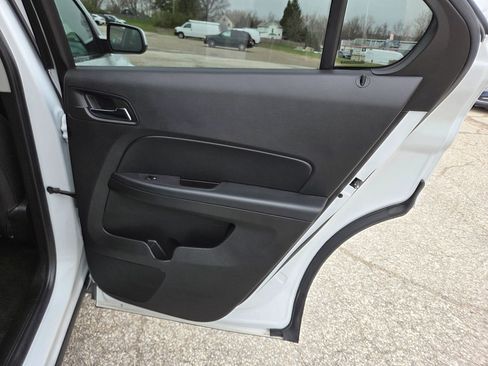 Used 2017 Chevrolet Equinox LT w/ Convenience Package image 23