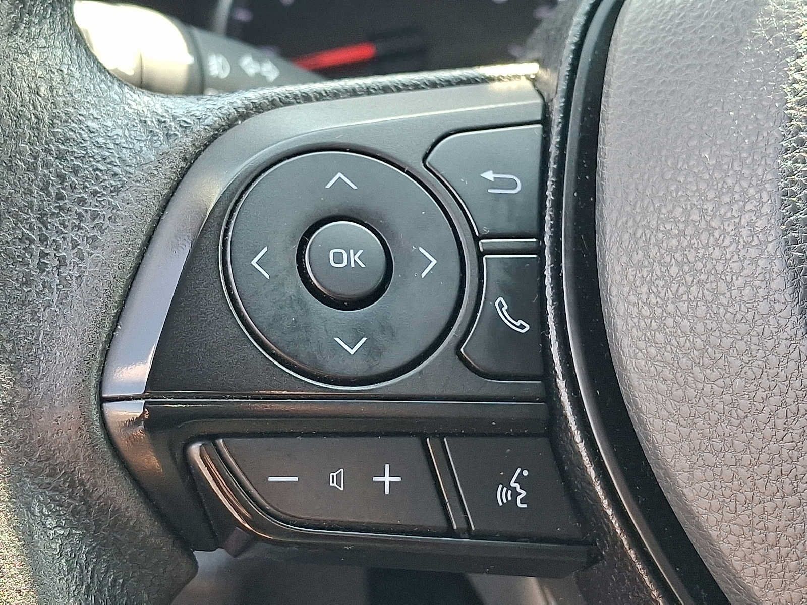 Used 2021 Toyota RAV4 XLE AWD/4WD image 20