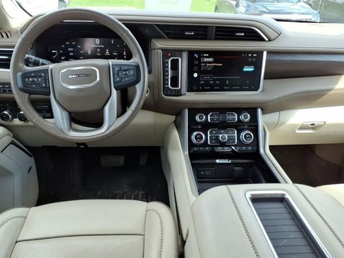 Used 2022 GMC Yukon Denali w/ Denali Ultimate Package image 9