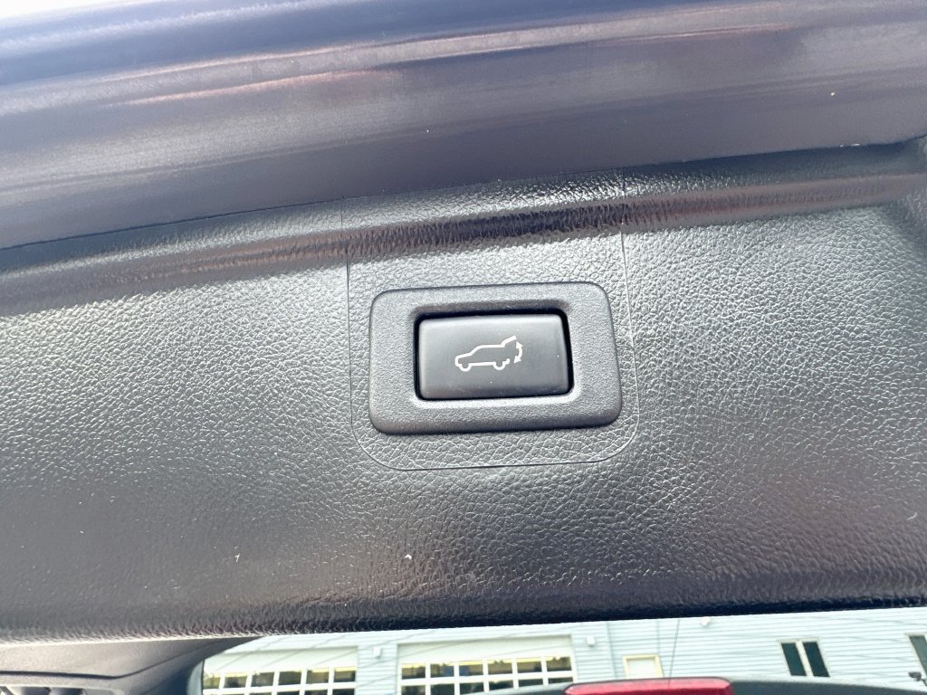 Used 2018 Subaru Outback 3.6R Touring AWD/4WD image 28