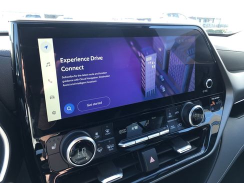 Used 2023 Toyota Highlander XLE image 23