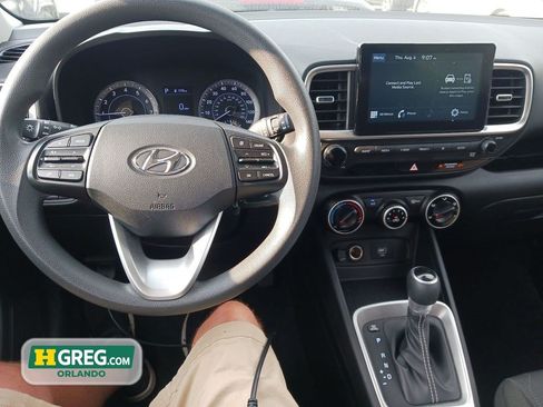 Used 2021 Hyundai Venue SE FWD image 8
