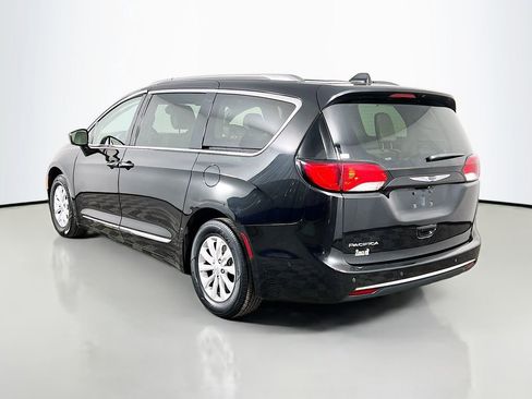 Used 2019 Chrysler Pacifica Touring-L w/ Advanced Safetytec Group image 7