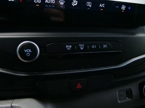 Used 2022 Ford Transit 350 148 High Roof AWD image 18