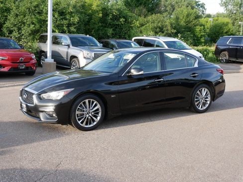 Used 2018 INFINITI Q50 Luxe w/ Essential Package (3.0T Luxe) AWD/4WD image 3