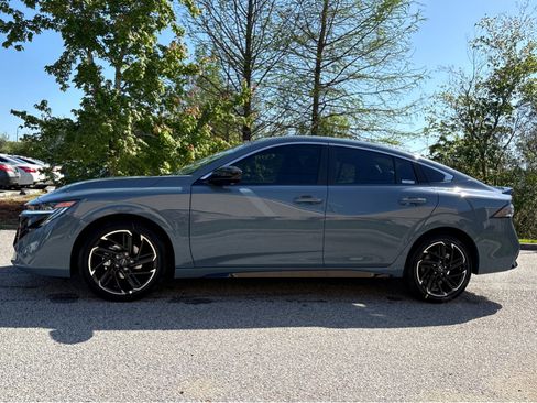 New 2026 Nissan Sentra SR w/ SR All Weather Package FWD image 23