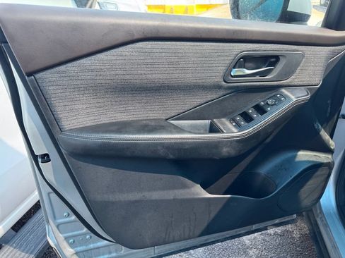 Used 2023 Nissan Rogue SV AWD/4WD image 8