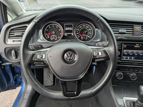 Used 2019 Volkswagen Golf S image 13