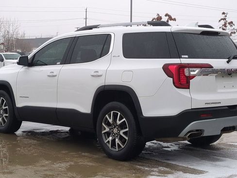 Used 2020 GMC Acadia SLE w/ Driver Convenience Package image 3