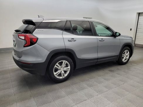 Used 2024 GMC Terrain SLE FWD image 10