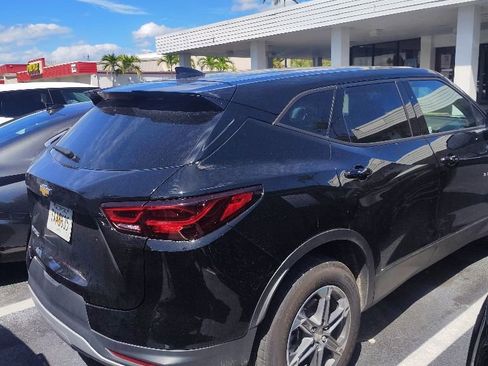 Used 2025 Chevrolet Blazer LT FWD image 7