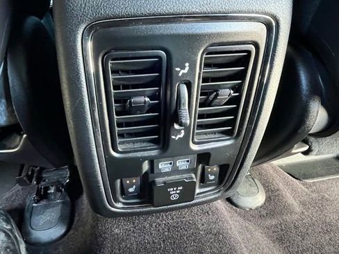 Used 2018 Jeep Grand Cherokee Overland image 29