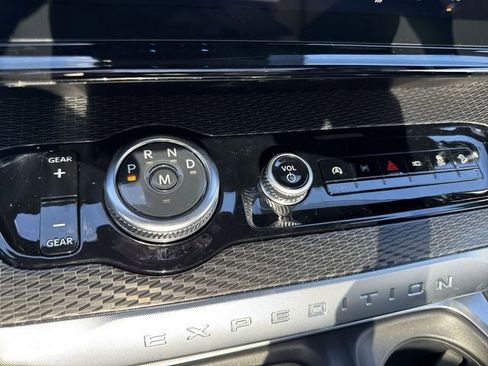 New 2025 Ford Expedition Max Platinum w/ Stealth Appearance Package image 20