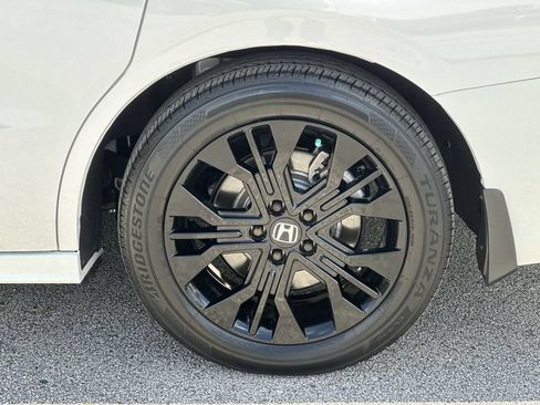 Used 2025 Honda Odyssey Sport-L image 33