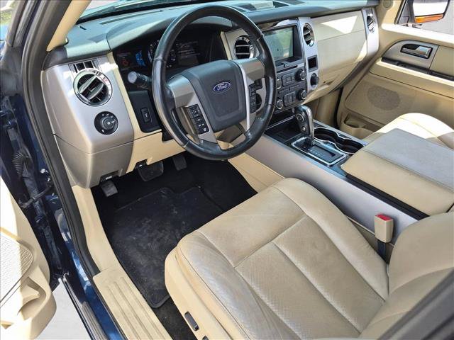 Used 2017 Ford Expedition Limited w/ Equipment Group 301A RWD image 9
