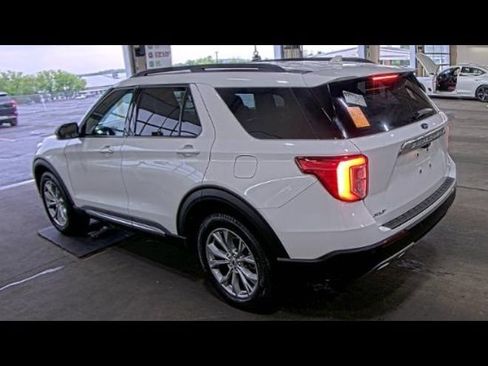 Certified 2022 Ford Explorer XLT w/ Equipment Group 202A AWD/4WD image 8