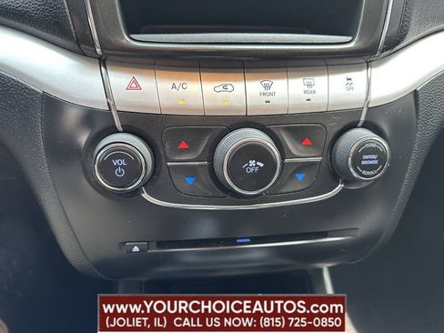 Used 2020 Dodge Journey SE FWD image 42