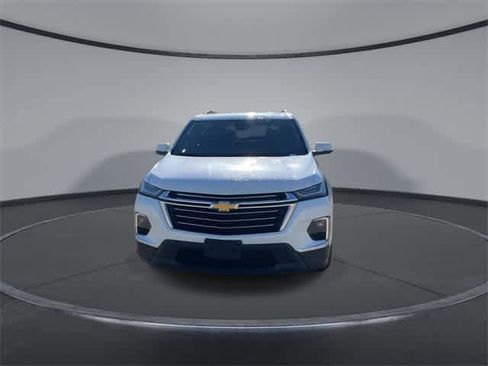 Used 2023 Chevrolet Traverse LT image 3