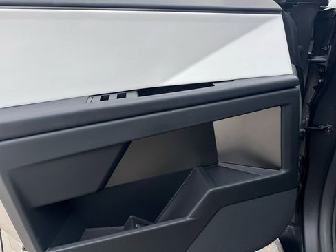 Used 2024 Tesla Cybertruck AWD Crew Cab image 14