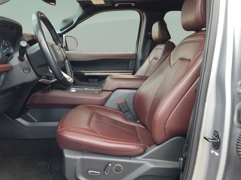 Used 2024 Ford Expedition Limited RWD image 9