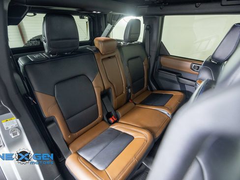Used 2024 Ford Bronco Outer Banks AWD/4WD image 41