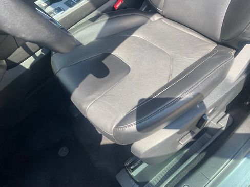 Used 2021 Ford Edge Titanium AWD/4WD image 22