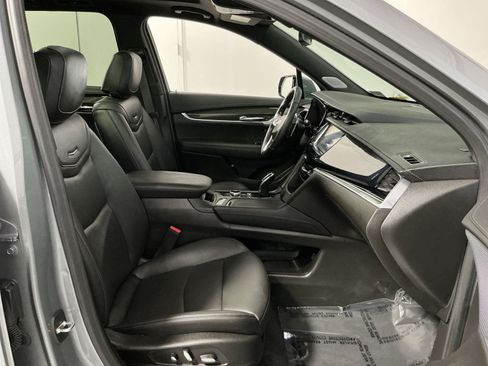 Used 2024 Cadillac XT6 Sport w/ LPO, Floor Liner Package AWD/4WD image 29