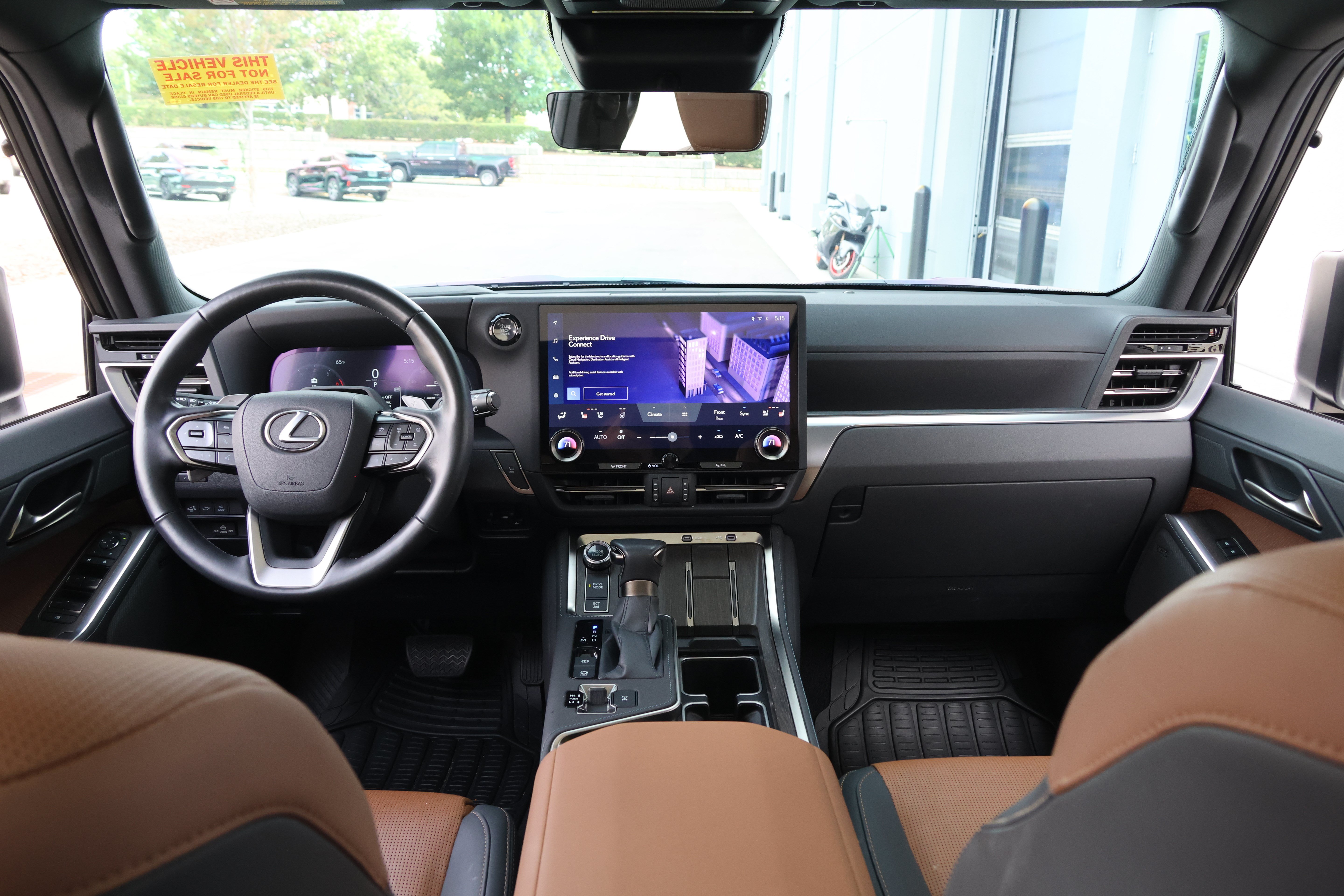 Used 2024 Lexus GX 550 w/ Accessory Package (Z1) AWD/4WD image 32