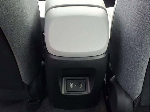 New 2026 Hyundai Elantra Limited FWD image 11