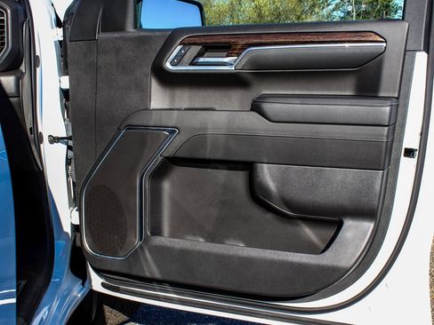 Used 2024 GMC Sierra 1500 Elevation image 13