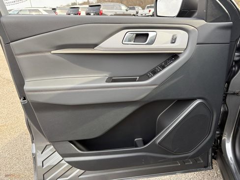 New 2026 Ford Explorer Active w/ Active Comfort Package image 39