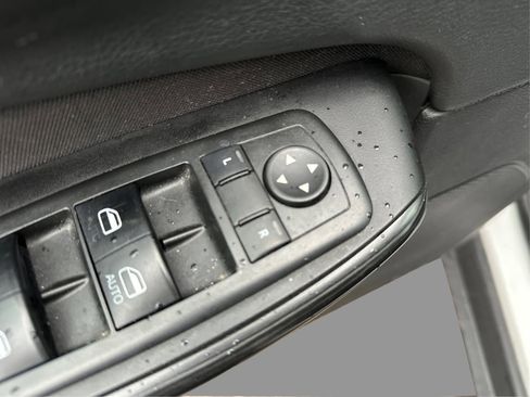 Used 2014 Jeep Cherokee Latitude AWD/4WD image 19