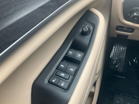Used 2025 Jeep Grand Cherokee Limited w/ Black Appearance Package AWD/4WD image 20
