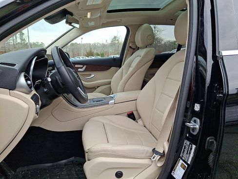 Certified 2022 Mercedes-Benz GLC 300 4MATIC image 13