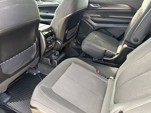 Used 2025 Jeep Grand Cherokee L Laredo w/ Luxury Tech Group I AWD/4WD image 19