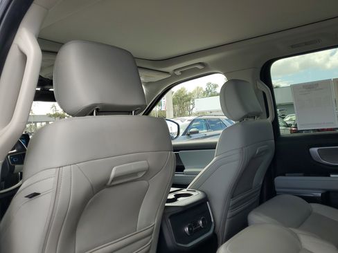 Certified 2025 Ford Expedition Max Platinum image 15