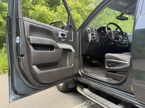 Used 2019 Chevrolet Silverado 1500 LT w/ All Star Edition AWD/4WD image 8