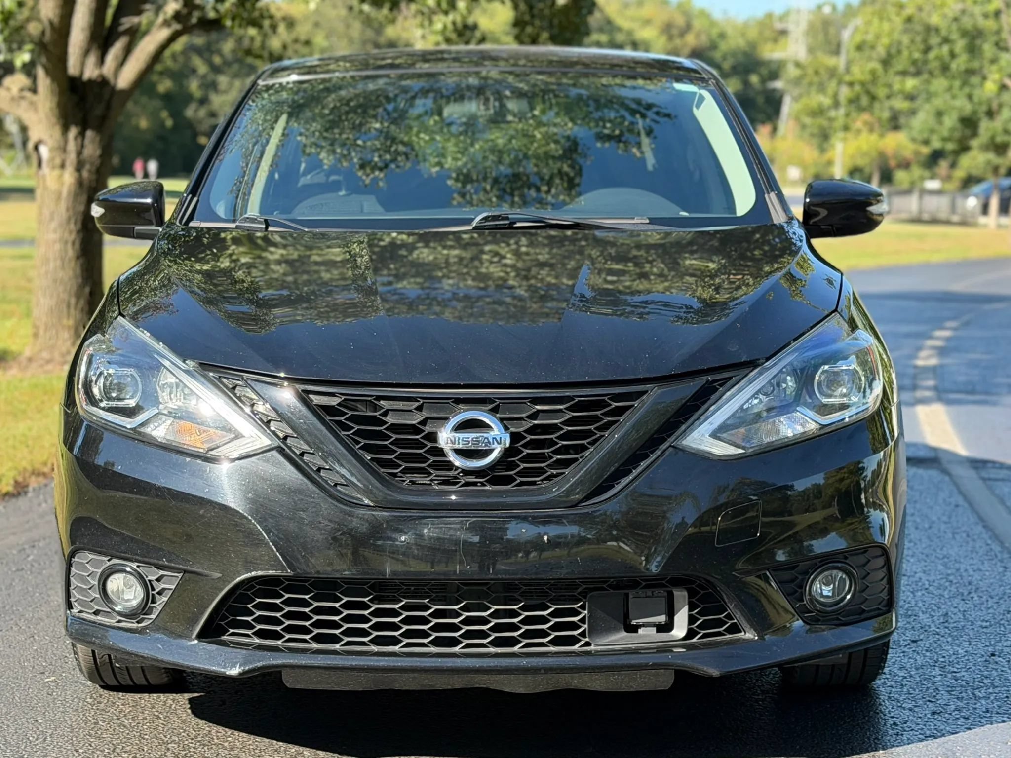 Used 2018 Nissan Sentra SR w/ SR Midnight Edition Package FWD image 2