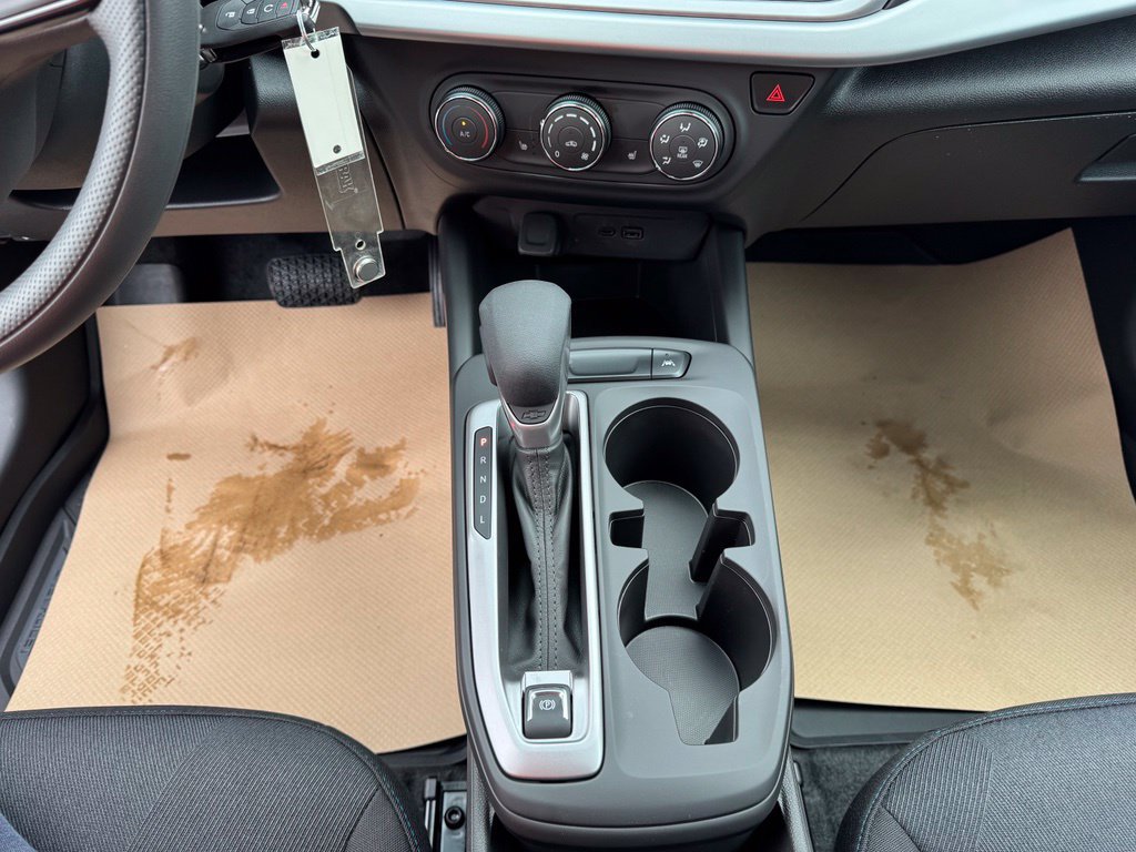 New 2026 Chevrolet Trax LS w/ LS Convenience Package FWD image 16