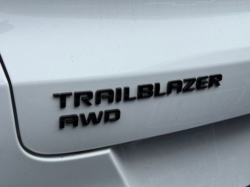 Used 2023 Chevrolet TrailBlazer RS w/ Convenience Package AWD/4WD image 27