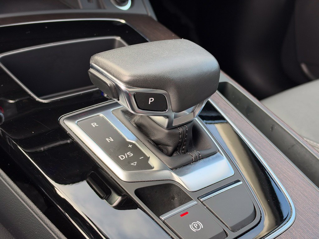 Used 2024 Audi Q5 e Premium AWD/4WD image 20