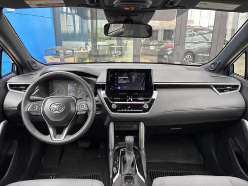 Used 2025 Toyota Corolla Cross AWD Hybrid w/ Moonroof Package image 18