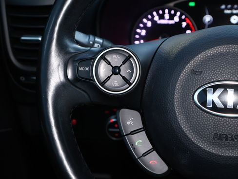 Used 2015 Kia Soul ! w/ Sun & Sound Package FWD image 13