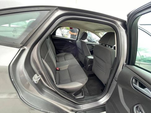 Used 2014 Ford Focus SE FWD image 17