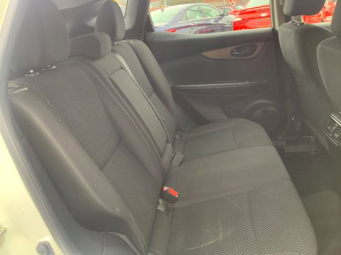 Used 2018 Nissan Rogue Sport S image 15