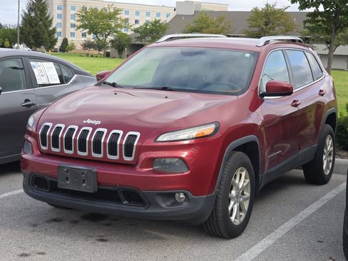 Used 2014 Jeep Cherokee Latitude w/ Cold Weather Group AWD/4WD image 4