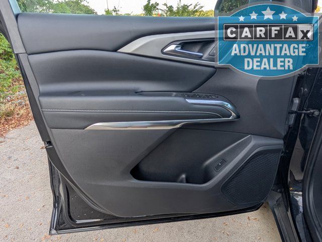 Used 2026 Chevrolet Traverse LT FWD image 18