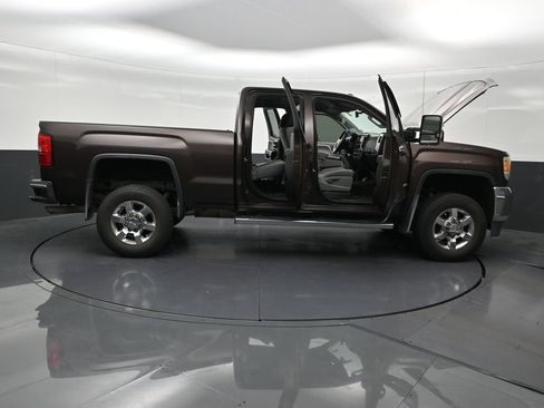 Used 2016 GMC Sierra 2500 SLE w/ SLE Preferred Package AWD/4WD image 32