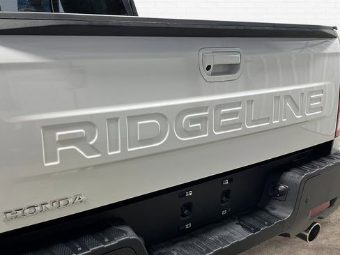 New 2026 Honda Ridgeline Black Edition image 10