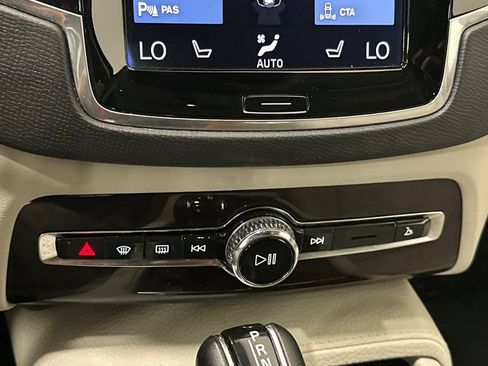 Used 2017 Volvo XC90 T6 Momentum w/ Vision Package AWD/4WD image 25